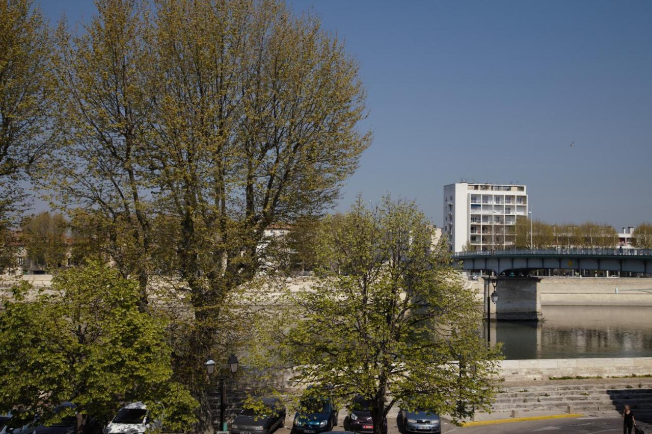 Laincel - Appartement lumineux le long du Rhône Arles Extérieur photo